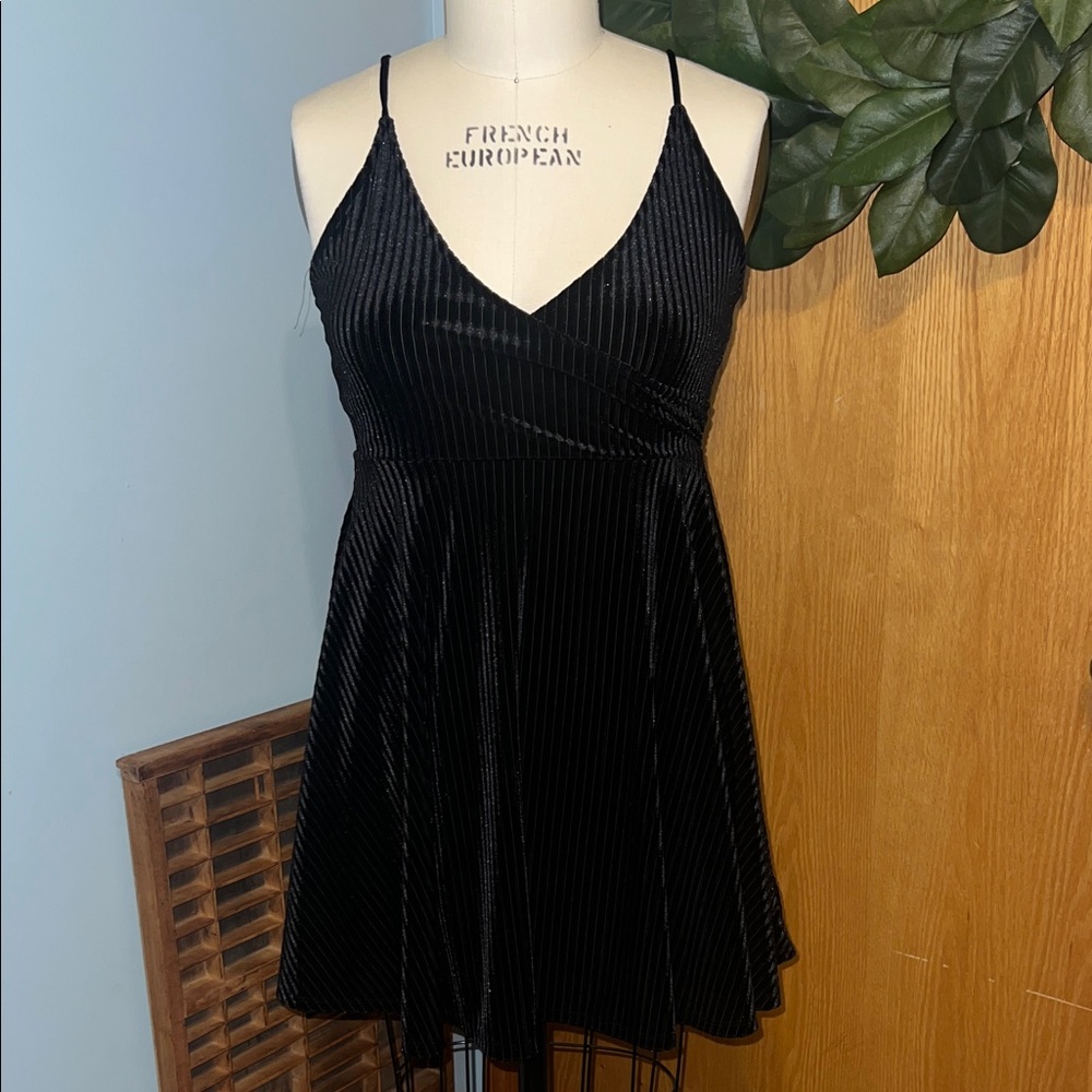 Forever 21 Black Velvet Ribbed Spaghetti Strap Fit Flare Mini‎ Dress Women's M